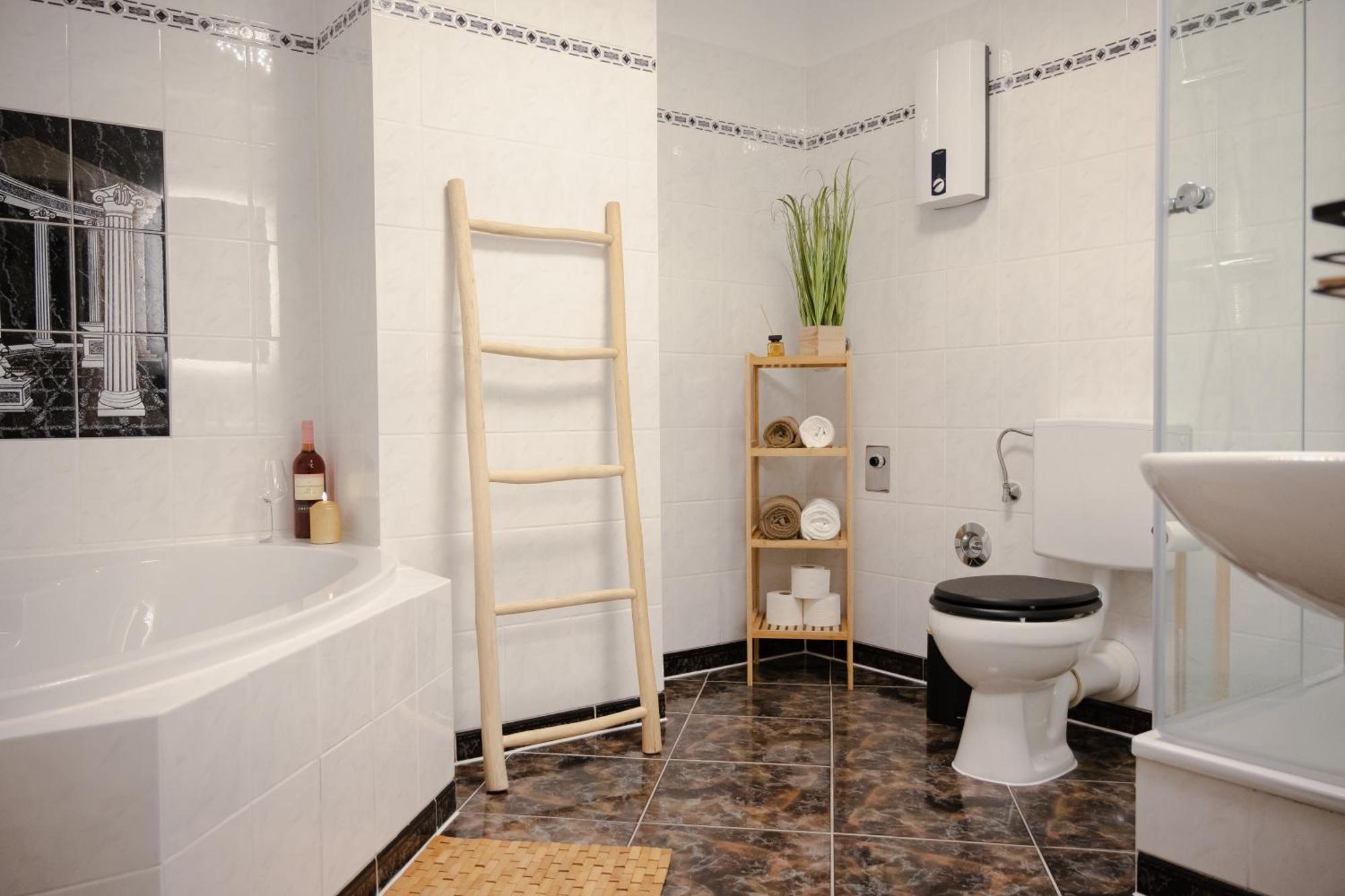 Jasta Homes Altstadt, Zentral, Ueberdachter Parkplatz, Netflix, Vollausstattung, Loft, Modern Und Komfort Hamelin Dış mekan fotoğraf