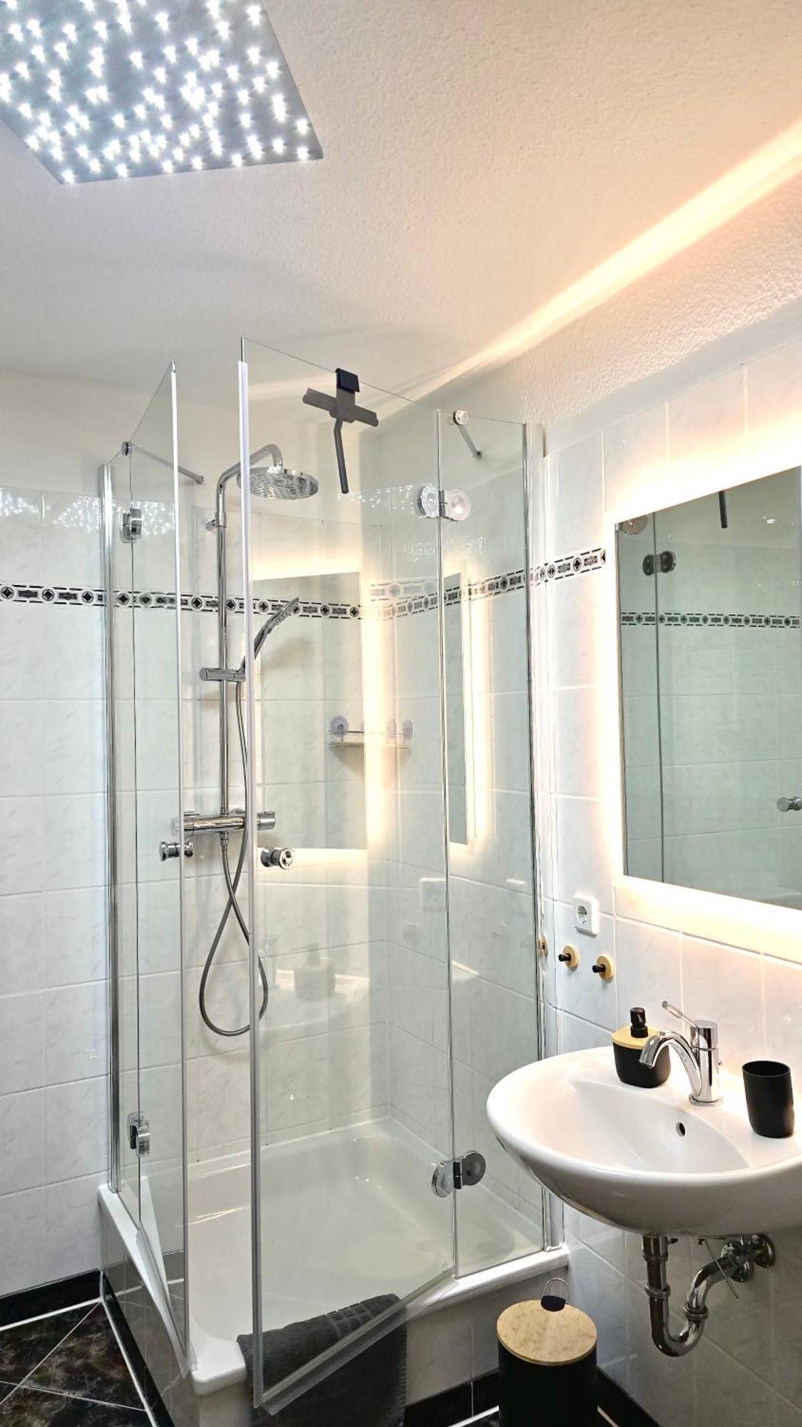 Jasta Homes Altstadt, Zentral, Ueberdachter Parkplatz, Netflix, Vollausstattung, Loft, Modern Und Komfort Hamelin Dış mekan fotoğraf